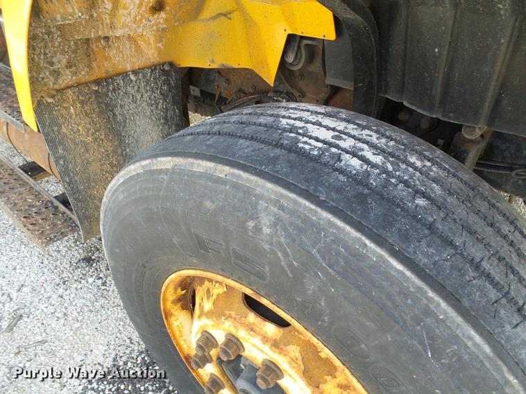 image for item DB2180 2006 International 7400 dump truck