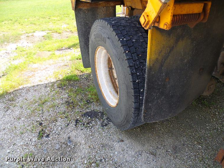 image for item DB2180 2006 International 7400 dump truck