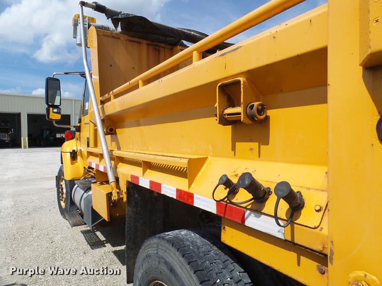 image for item DB2180 2006 International 7400 dump truck