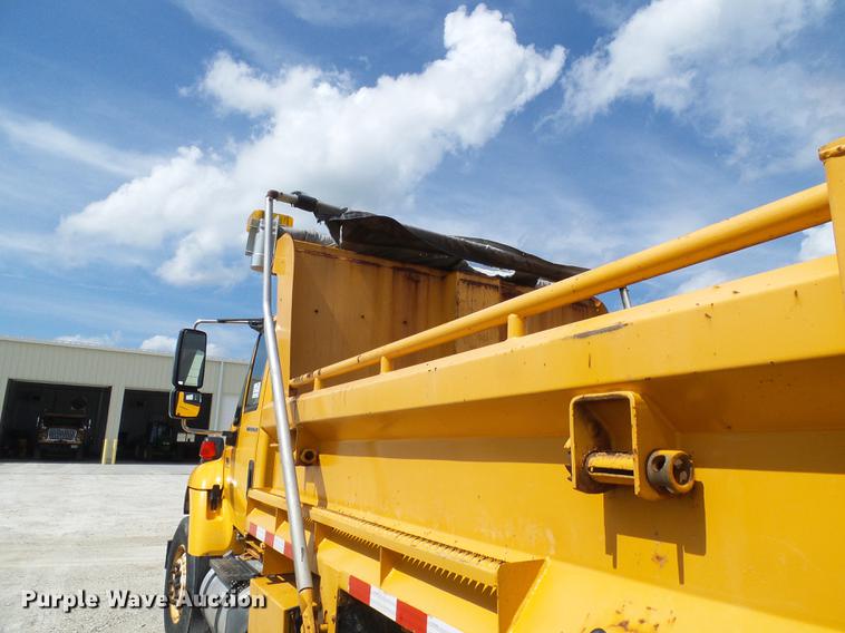 image for item DB2180 2006 International 7400 dump truck