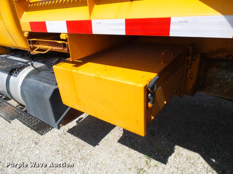 image for item DB2180 2006 International 7400 dump truck