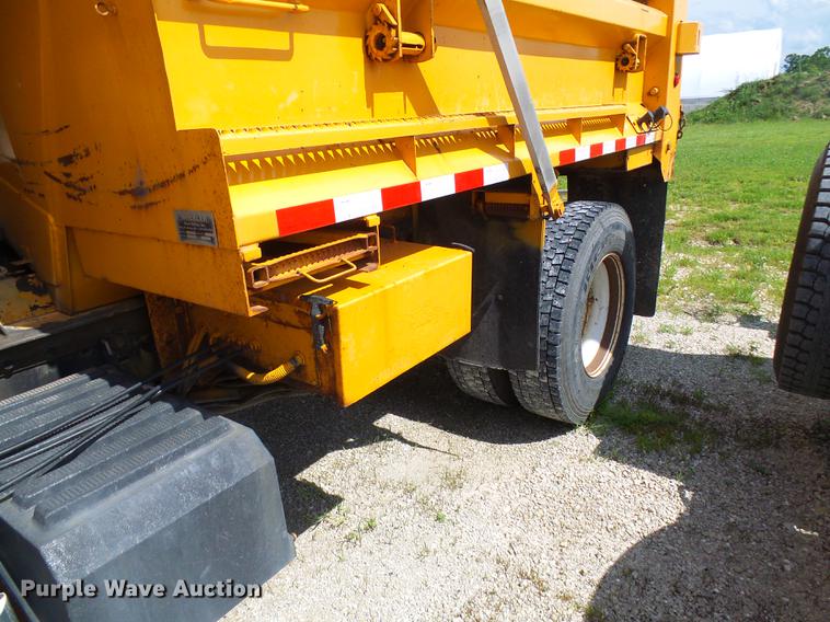 image for item DB2180 2006 International 7400 dump truck