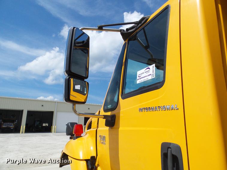 image for item DB2180 2006 International 7400 dump truck