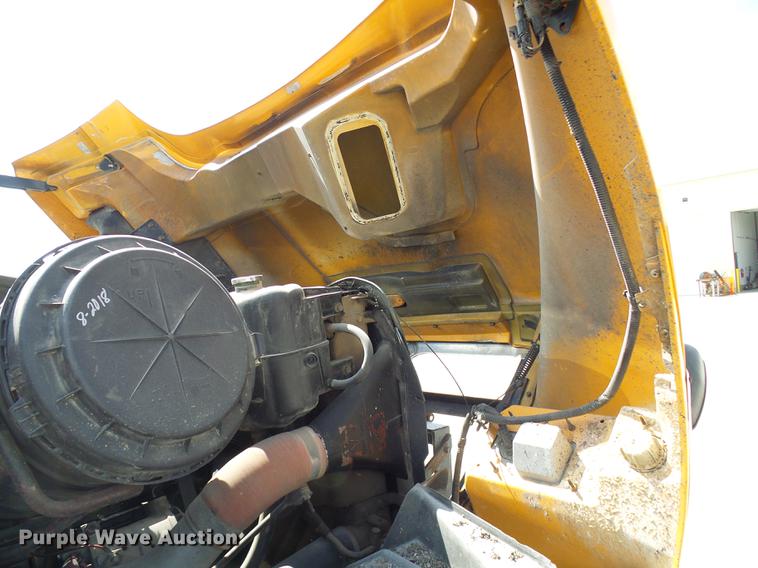 image for item DB2180 2006 International 7400 dump truck