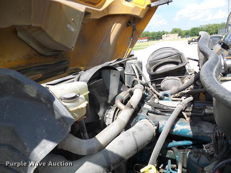 image for item DB2180 2006 International 7400 dump truck