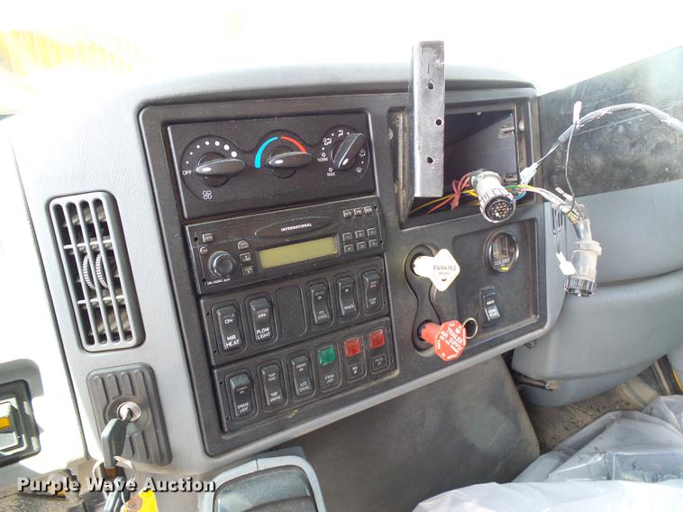 image for item DB2180 2006 International 7400 dump truck