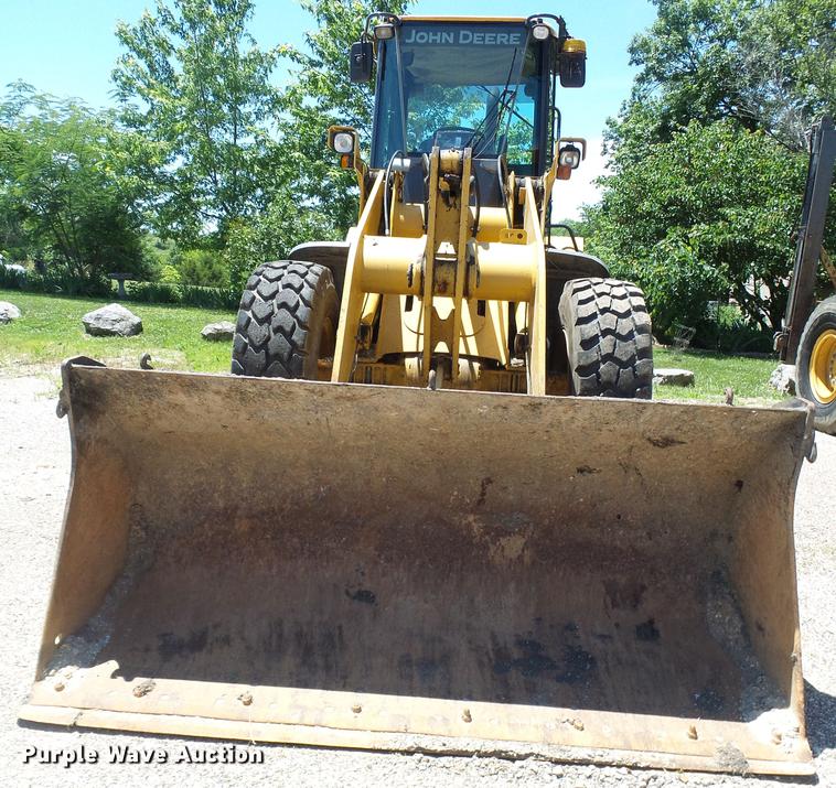 image for item DB2199 2003 John Deere 444H wheel loader