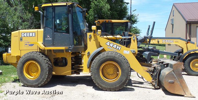 image for item DB2199 2003 John Deere 444H wheel loader
