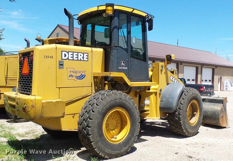 image for item DB2199 2003 John Deere 444H wheel loader