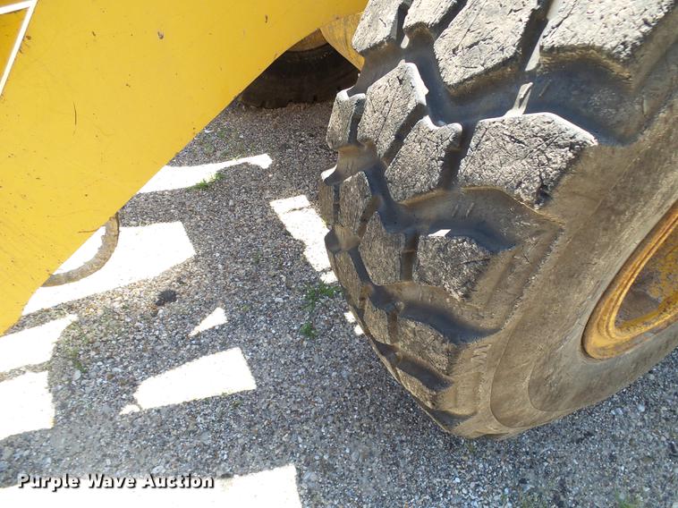 image for item DB2199 2003 John Deere 444H wheel loader
