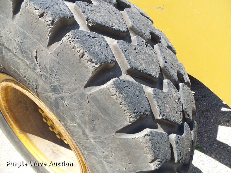 image for item DB2199 2003 John Deere 444H wheel loader