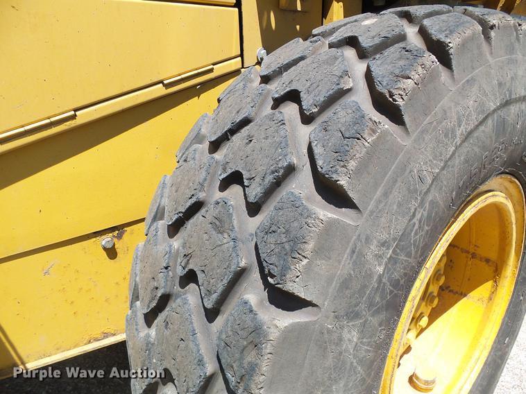 image for item DB2199 2003 John Deere 444H wheel loader