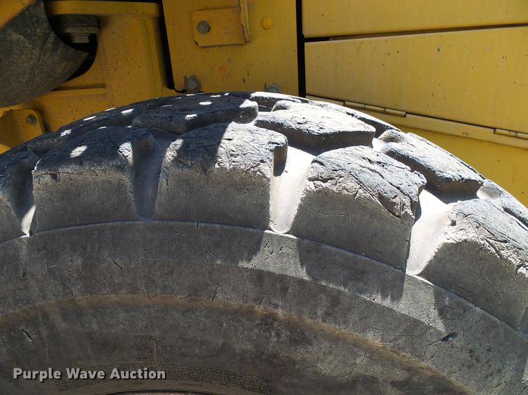 image for item DB2199 2003 John Deere 444H wheel loader
