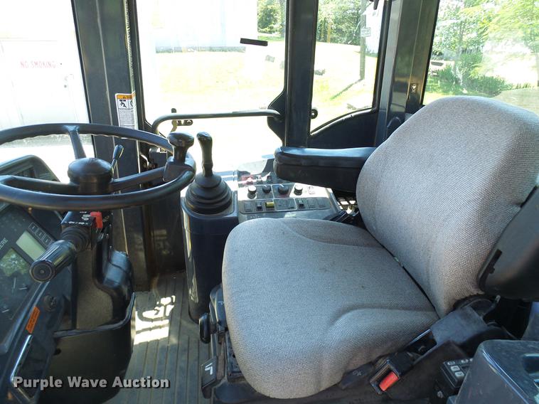 image for item DB2199 2003 John Deere 444H wheel loader