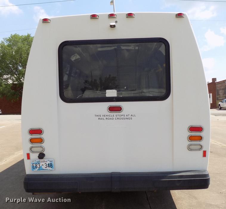 image for item DB9521 2009 Ford Econoline E450 shuttle bus