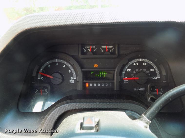 image for item DB9521 2009 Ford Econoline E450 shuttle bus