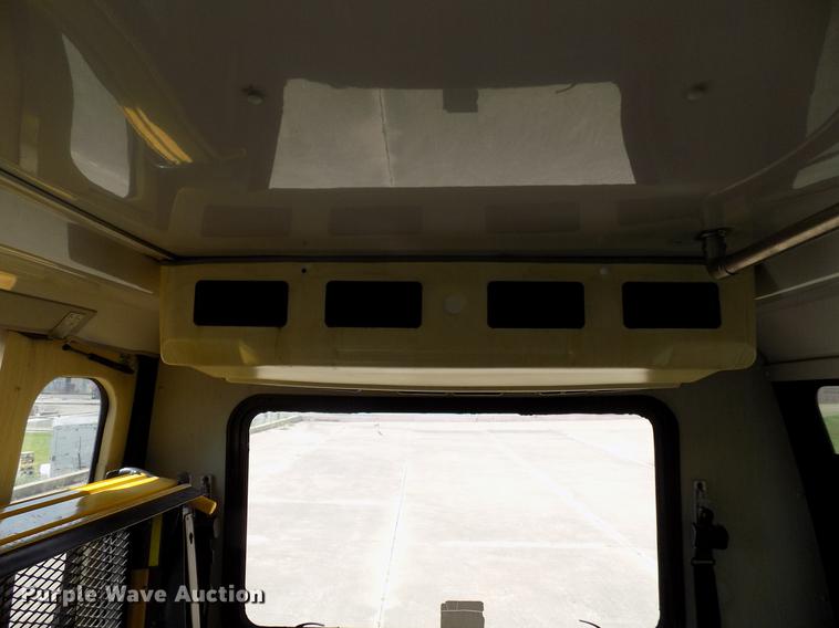 image for item DB9521 2009 Ford Econoline E450 shuttle bus