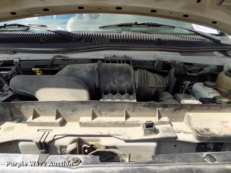 image for item DB9521 2009 Ford Econoline E450 shuttle bus