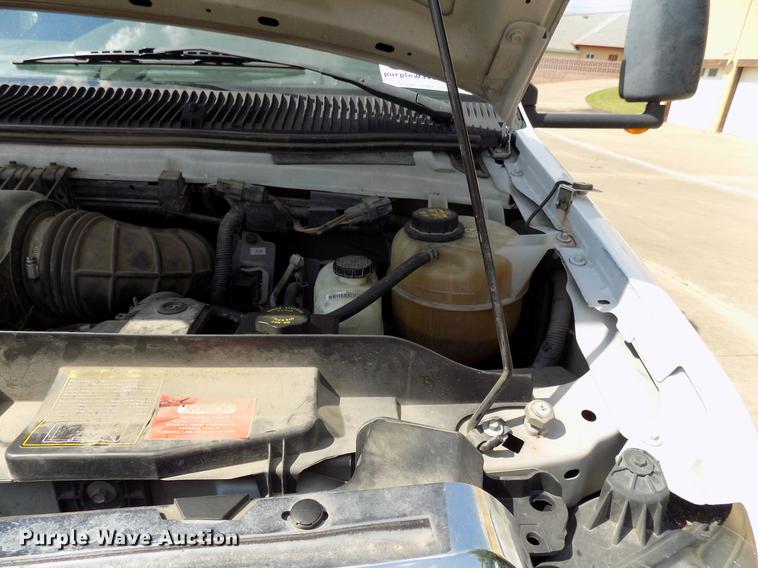 image for item DB9521 2009 Ford Econoline E450 shuttle bus