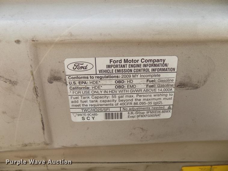 image for item DB9521 2009 Ford Econoline E450 shuttle bus