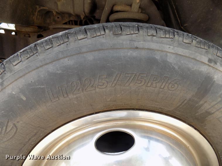 image for item DB9521 2009 Ford Econoline E450 shuttle bus