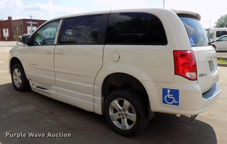 image for item DB9524 2013 Dodge Grand Caravan van