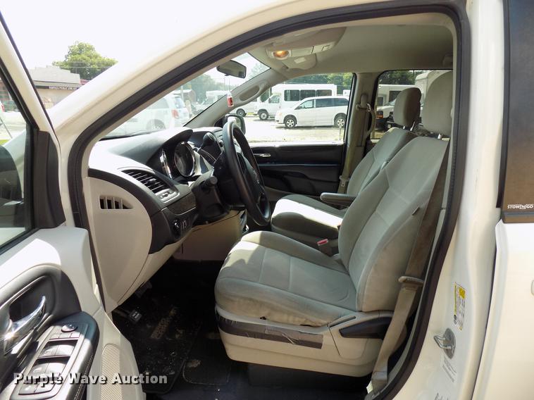 image for item DB9524 2013 Dodge Grand Caravan van