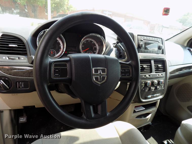 image for item DB9524 2013 Dodge Grand Caravan van