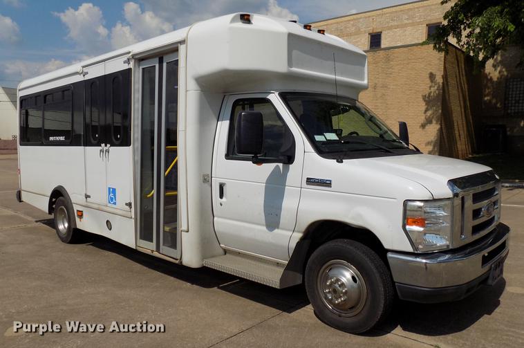 image for item DB9526 2012 Ford Econoline E450 shuttle bus