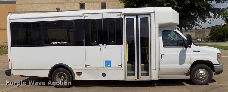 image for item DB9526 2012 Ford Econoline E450 shuttle bus