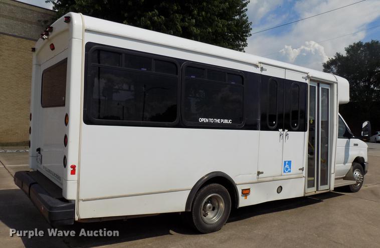 image for item DB9526 2012 Ford Econoline E450 shuttle bus