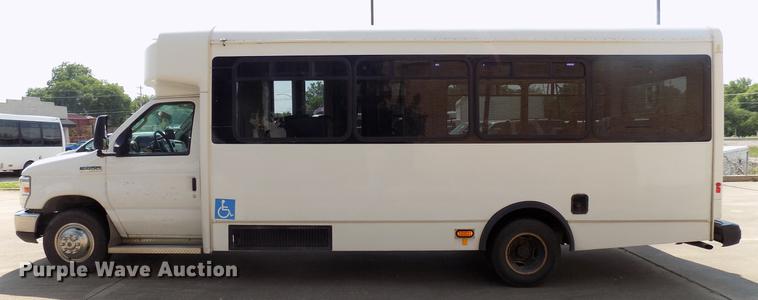 image for item DB9526 2012 Ford Econoline E450 shuttle bus