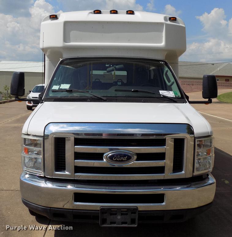 image for item DB9526 2012 Ford Econoline E450 shuttle bus