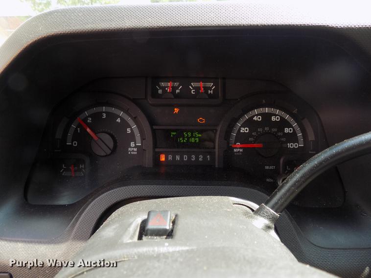 image for item DB9526 2012 Ford Econoline E450 shuttle bus