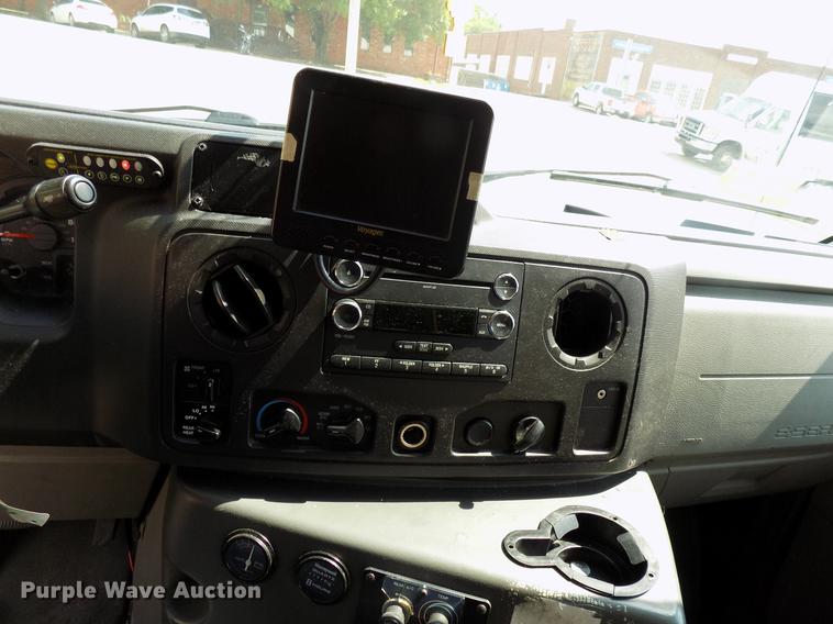 image for item DB9526 2012 Ford Econoline E450 shuttle bus