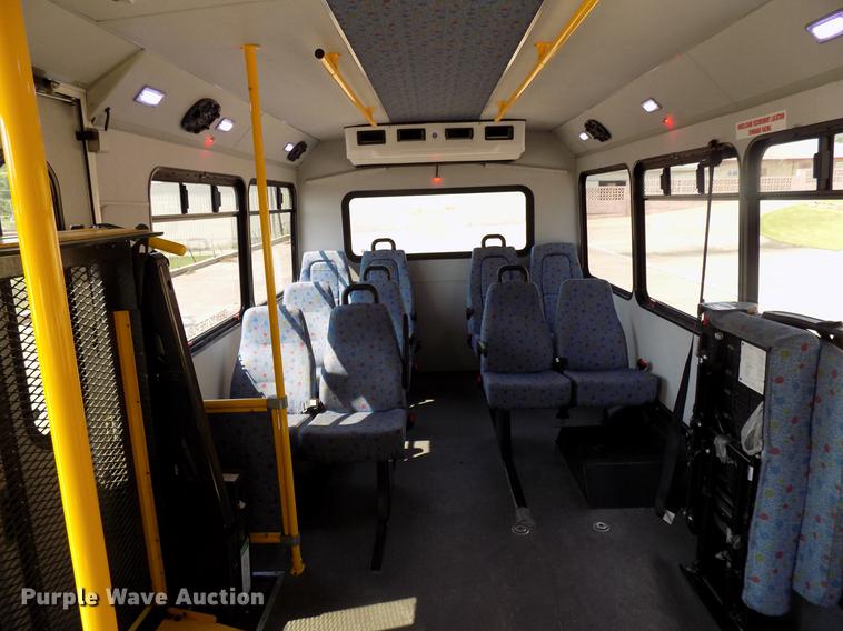 image for item DB9526 2012 Ford Econoline E450 shuttle bus