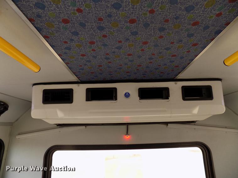 image for item DB9526 2012 Ford Econoline E450 shuttle bus