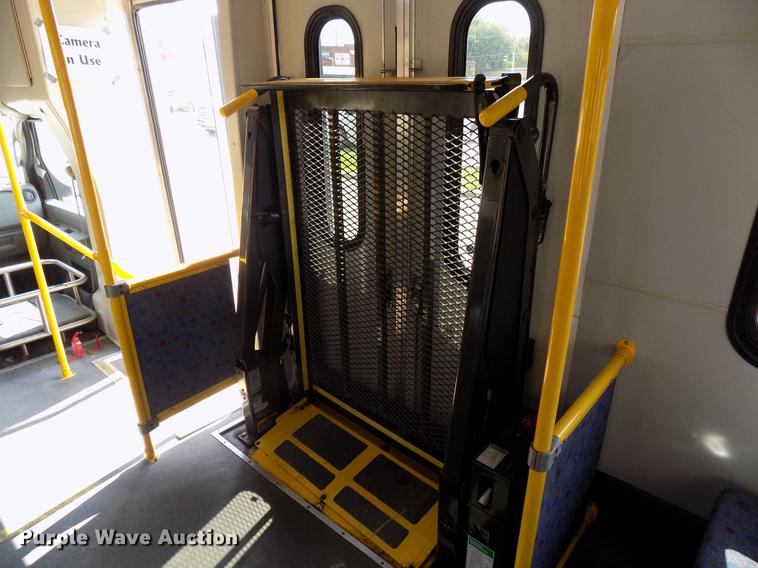 image for item DB9526 2012 Ford Econoline E450 shuttle bus