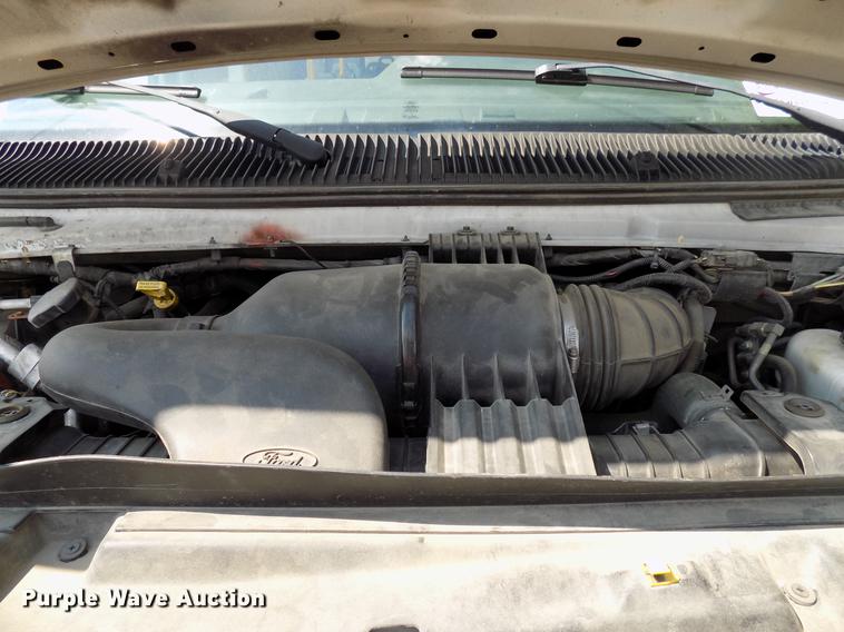 image for item DB9526 2012 Ford Econoline E450 shuttle bus