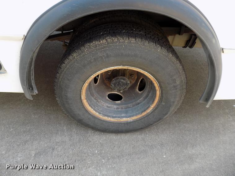 image for item DB9526 2012 Ford Econoline E450 shuttle bus