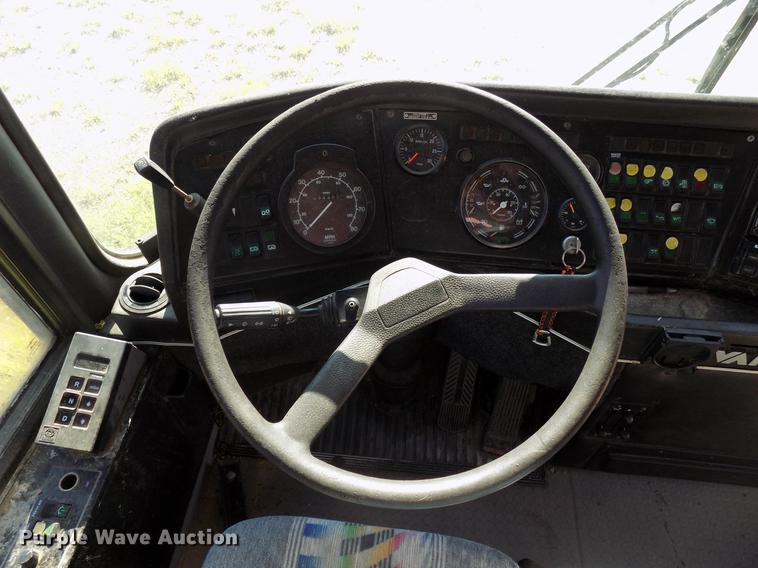 image for item DB9531 1996 Van Hool T840 coach bus