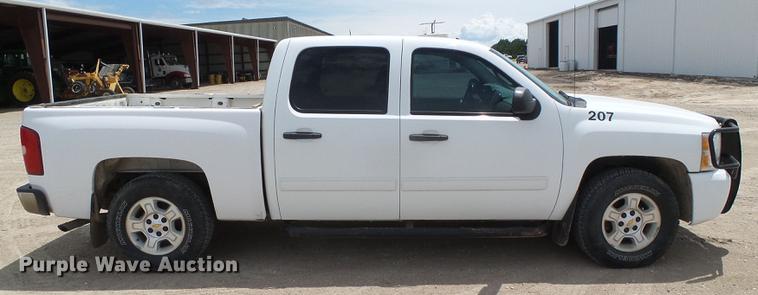 image for item DC5154 2009 Chevrolet Silverado 1500 LT Crew Cab pickup truck