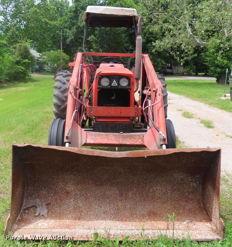image for item DD6167 1982 Allis Chalmers 6140 tractor