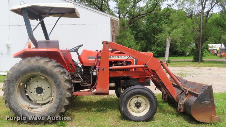 image for item DD6167 1982 Allis Chalmers 6140 tractor