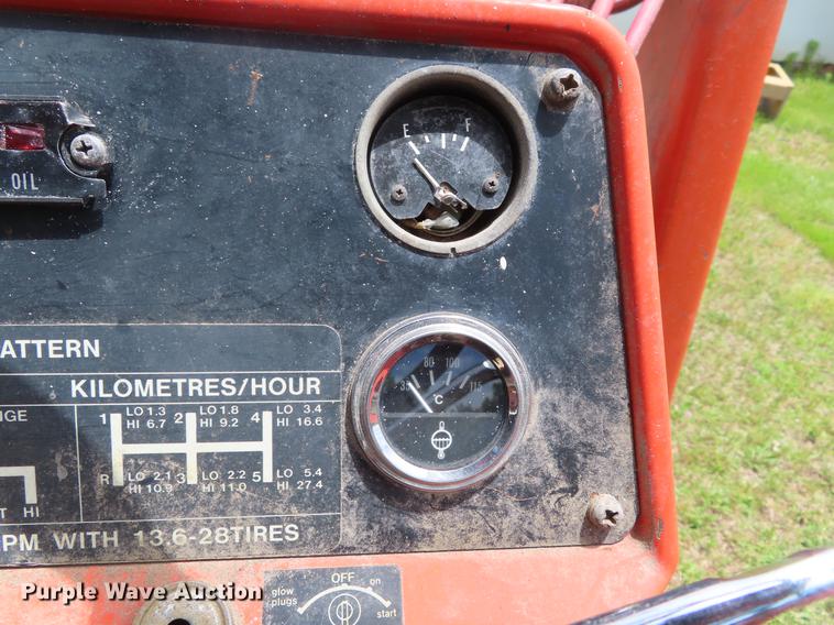 image for item DD6167 1982 Allis Chalmers 6140 tractor