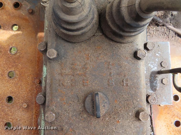 image for item DD6167 1982 Allis Chalmers 6140 tractor