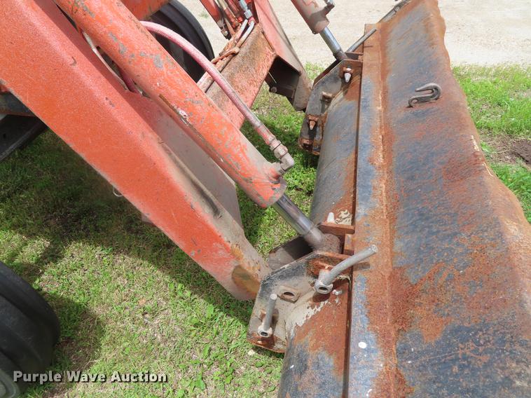 image for item DD6167 1982 Allis Chalmers 6140 tractor