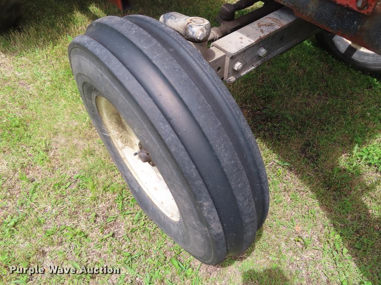 image for item DD6167 1982 Allis Chalmers 6140 tractor