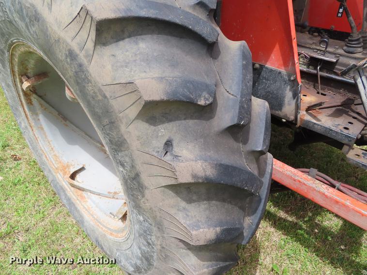 image for item DD6167 1982 Allis Chalmers 6140 tractor