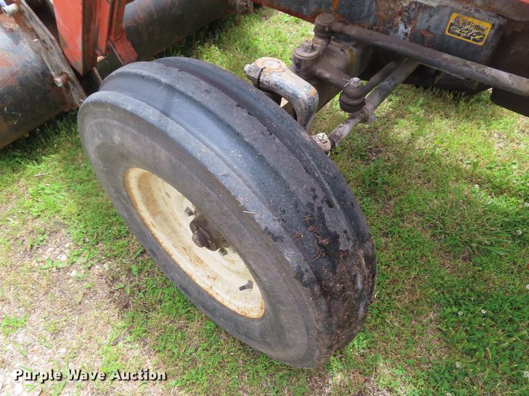 image for item DD6167 1982 Allis Chalmers 6140 tractor